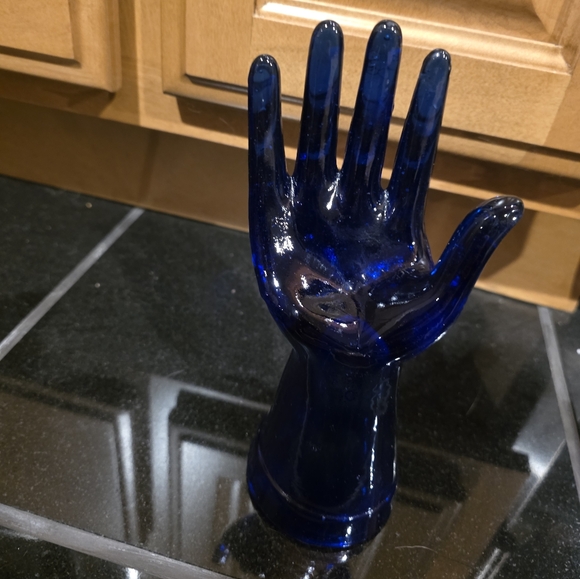 Vintage Cobalt Blue Glass Hand Jewelry Ring Holder. Small bubble back of pointer - Picture 9 of 9